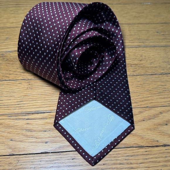 Stunning Turnbull & Asser Burgundy and White Polka Dot Silk Tie - Picture 5 of 8